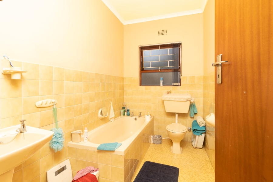 4 Bedroom Property for Sale in Avondale Western Cape